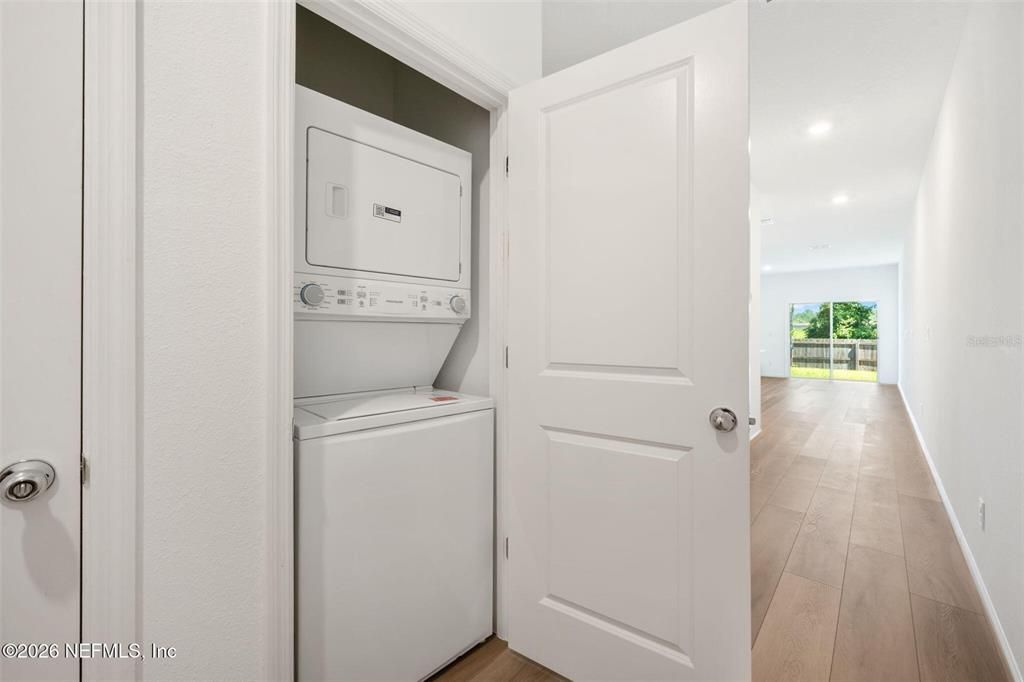 For Sale: $245,000 (3 beds, 2 baths, 1558 Square Feet)
