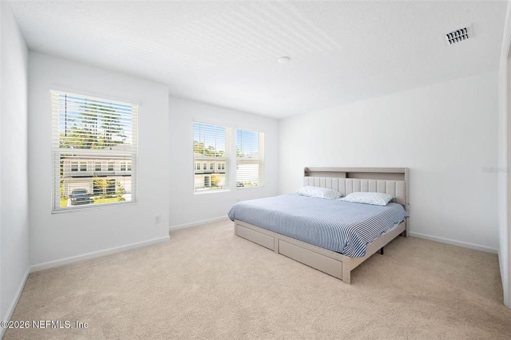 For Sale: $245,000 (3 beds, 2 baths, 1558 Square Feet)