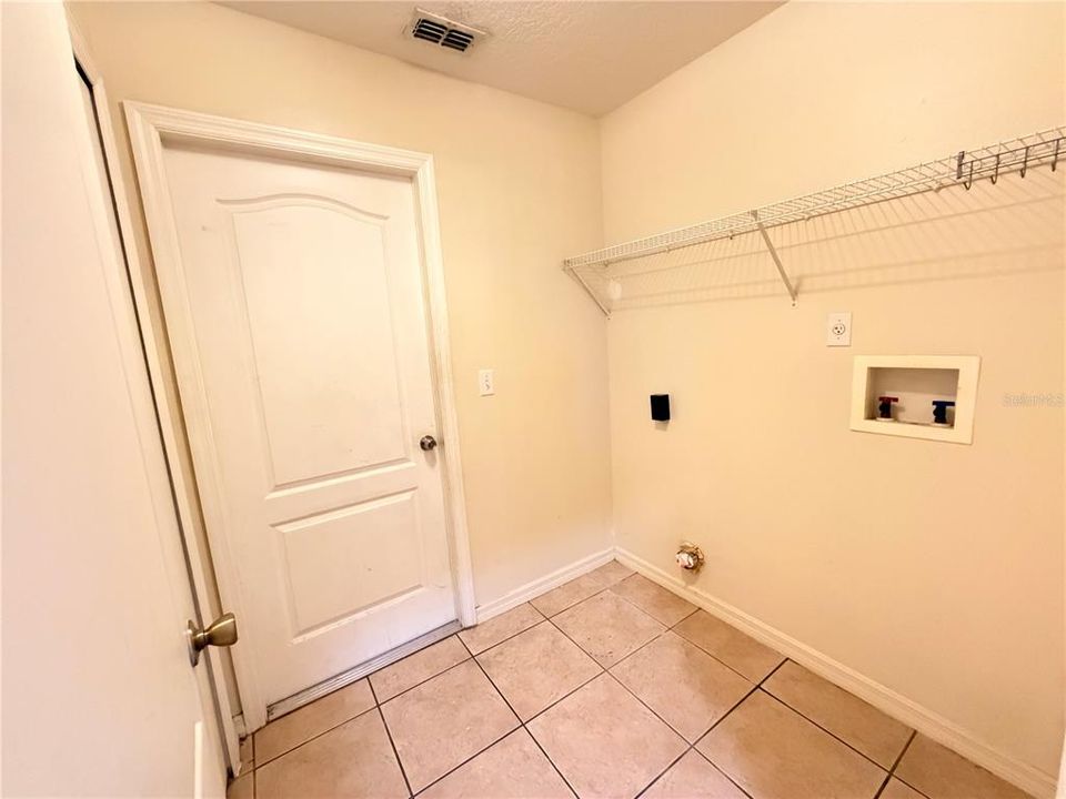 For Rent: $2,275 (3 beds, 2 baths, 1742 Square Feet)