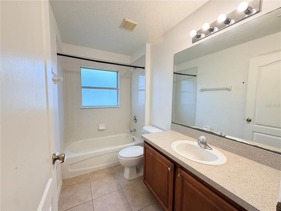 For Rent: $2,275 (3 beds, 2 baths, 1742 Square Feet)