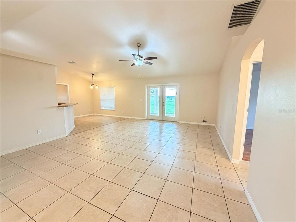 For Rent: $2,275 (3 beds, 2 baths, 1742 Square Feet)