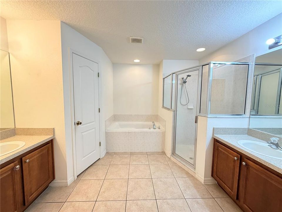 For Rent: $2,275 (3 beds, 2 baths, 1742 Square Feet)