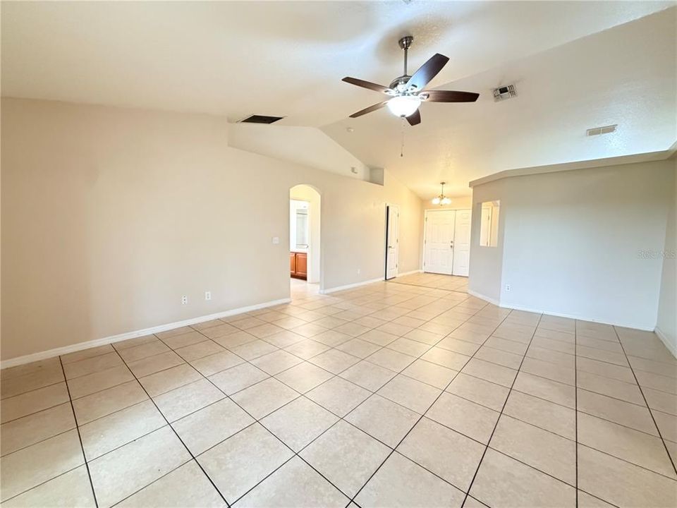 For Rent: $2,275 (3 beds, 2 baths, 1742 Square Feet)