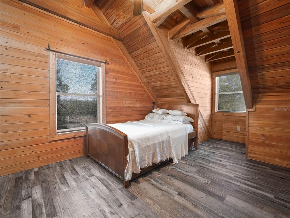 For Sale: $800,000 (3 beds, 3 baths, 2264 Square Feet)