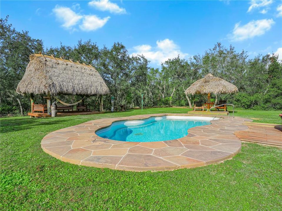 For Sale: $800,000 (3 beds, 3 baths, 2264 Square Feet)