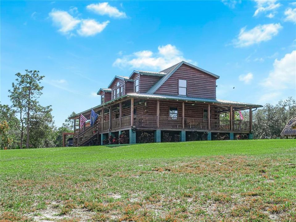 For Sale: $800,000 (3 beds, 3 baths, 2264 Square Feet)