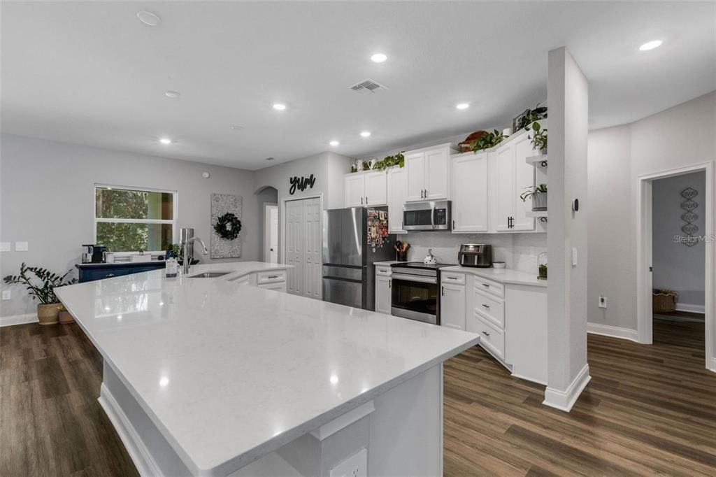 For Rent: $3,795 (5 beds, 3 baths, 2956 Square Feet)