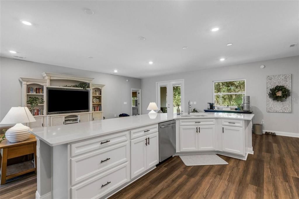 For Rent: $3,795 (5 beds, 3 baths, 2956 Square Feet)