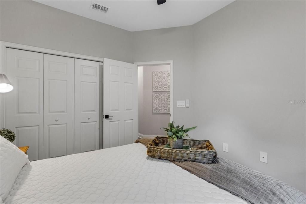 For Rent: $3,795 (5 beds, 3 baths, 2956 Square Feet)