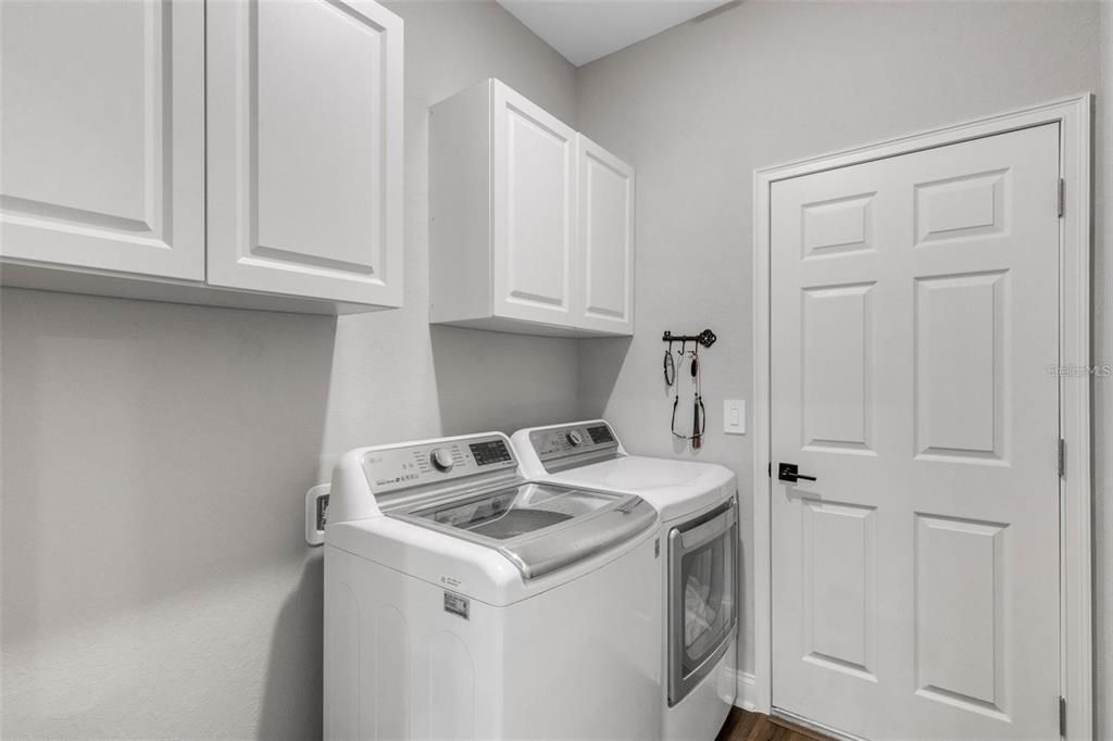 For Rent: $3,795 (5 beds, 3 baths, 2956 Square Feet)