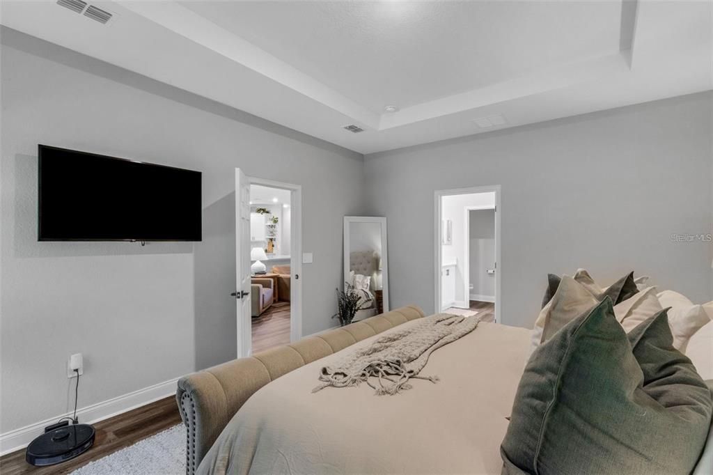 For Rent: $3,795 (5 beds, 3 baths, 2956 Square Feet)