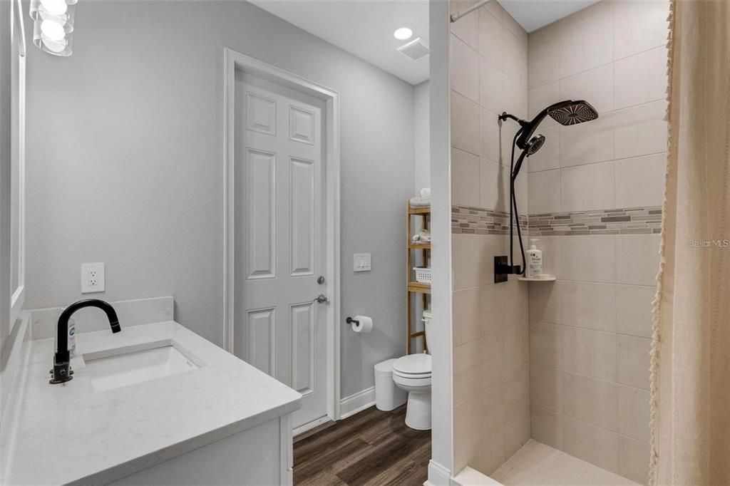 For Rent: $3,795 (5 beds, 3 baths, 2956 Square Feet)