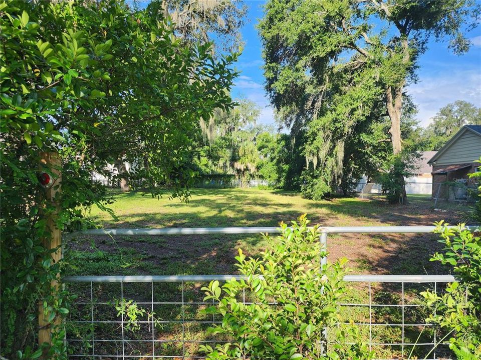 Activo con contrato: $105,000 (0.38 acres)