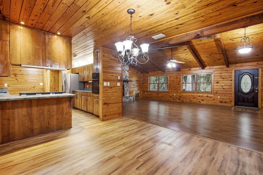 For Sale: $2,200,000 (3 beds, 3 baths, 2123 Square Feet)