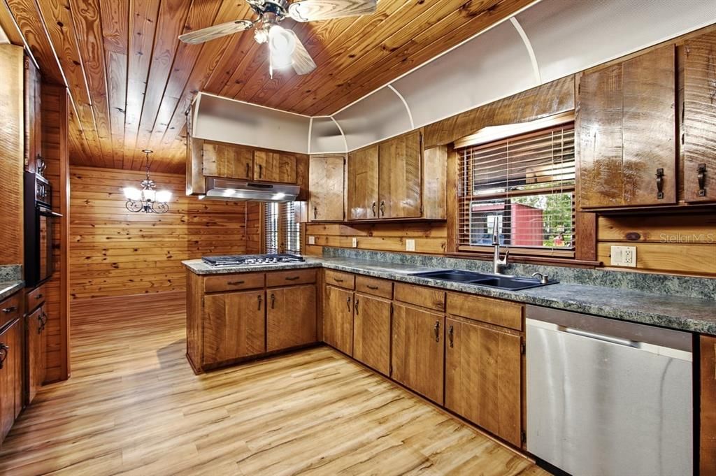 For Sale: $2,200,000 (3 beds, 3 baths, 2123 Square Feet)