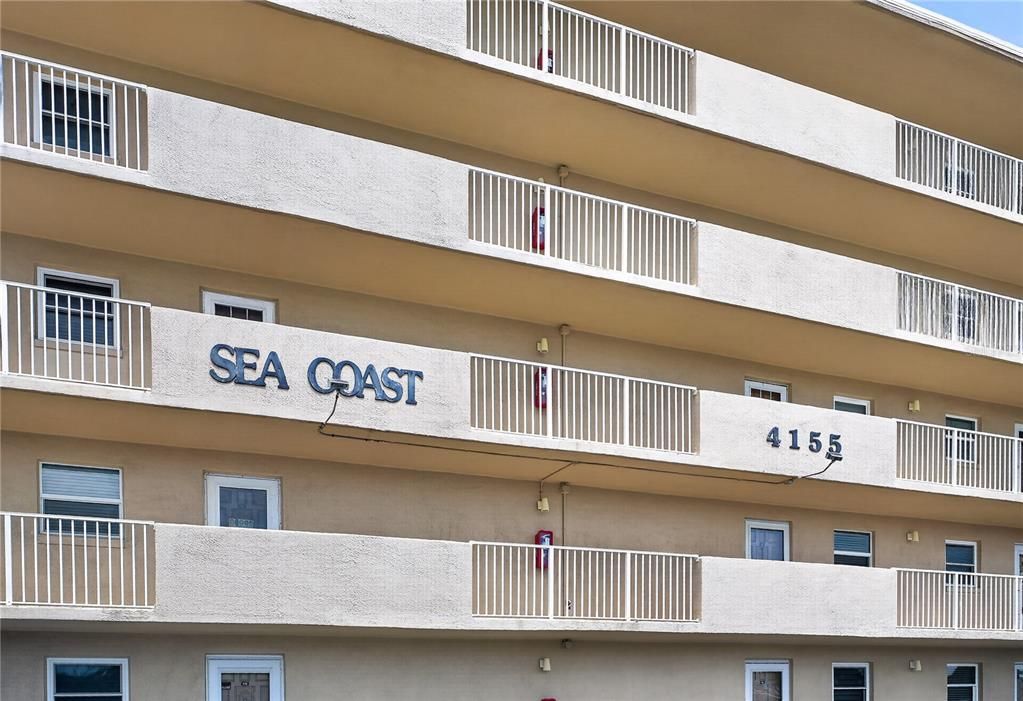For Sale: $435,000 (2 beds, 2 baths, 966 Square Feet)