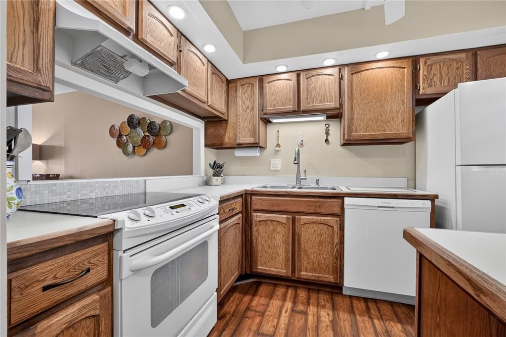 En Venta: $435,000 (2 camas, 2 baños, 966 Pies cuadrados)