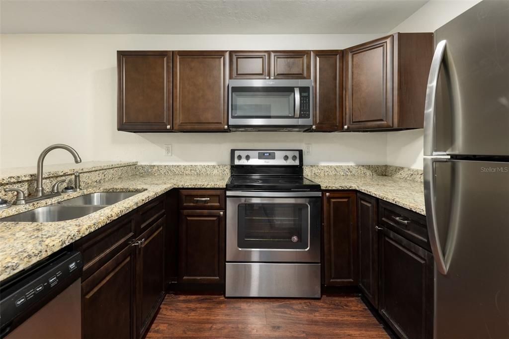 En Venta: $129,000 (2 camas, 2 baños, 874 Pies cuadrados)