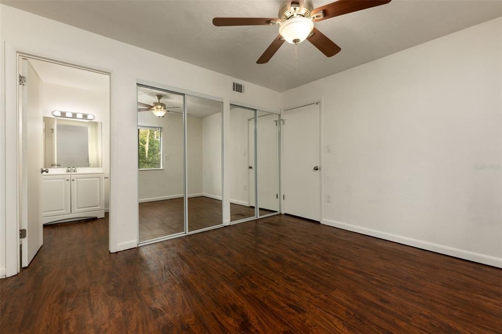 En Venta: $129,000 (2 camas, 2 baños, 874 Pies cuadrados)