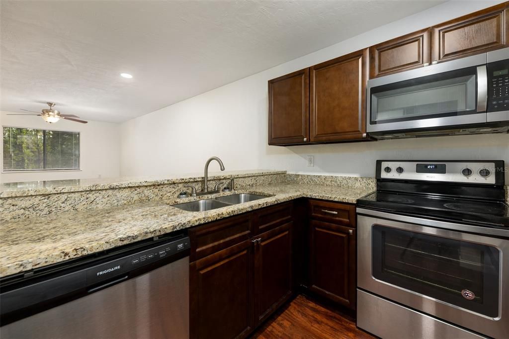 En Venta: $129,000 (2 camas, 2 baños, 874 Pies cuadrados)