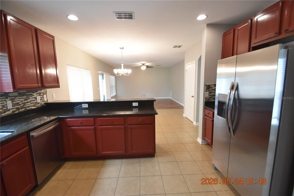 For Rent: $2,500 (4 beds, 2 baths, 2591 Square Feet)