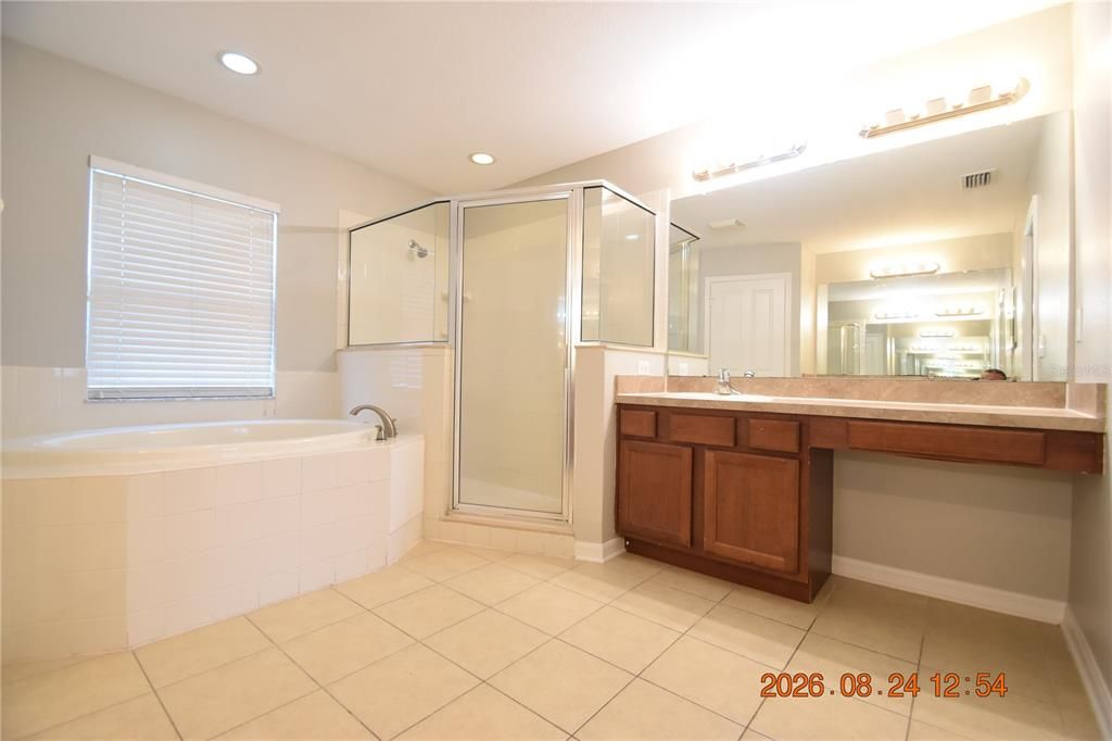 For Rent: $2,500 (4 beds, 2 baths, 2591 Square Feet)