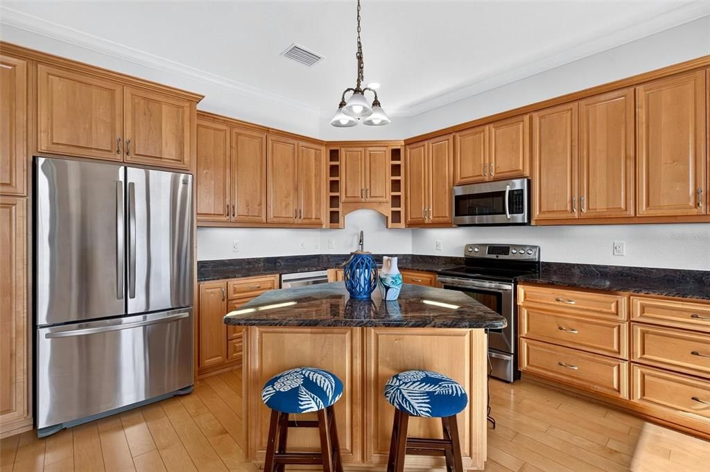 For Sale: $2,174,000 (5 beds, 4 baths, 4472 Square Feet)