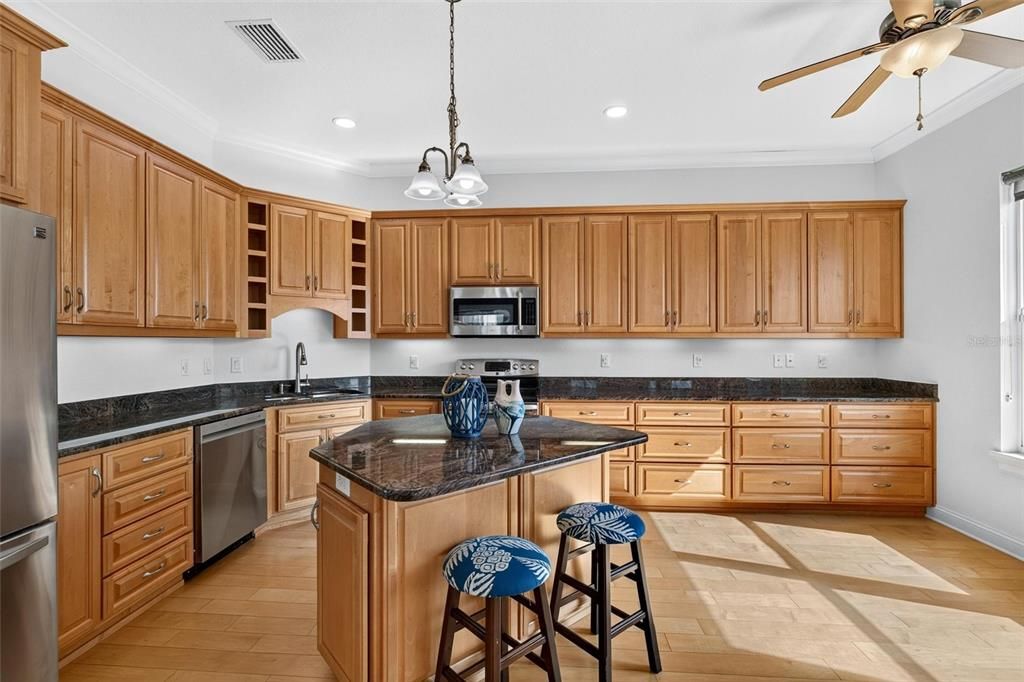 For Sale: $2,174,000 (5 beds, 4 baths, 4472 Square Feet)