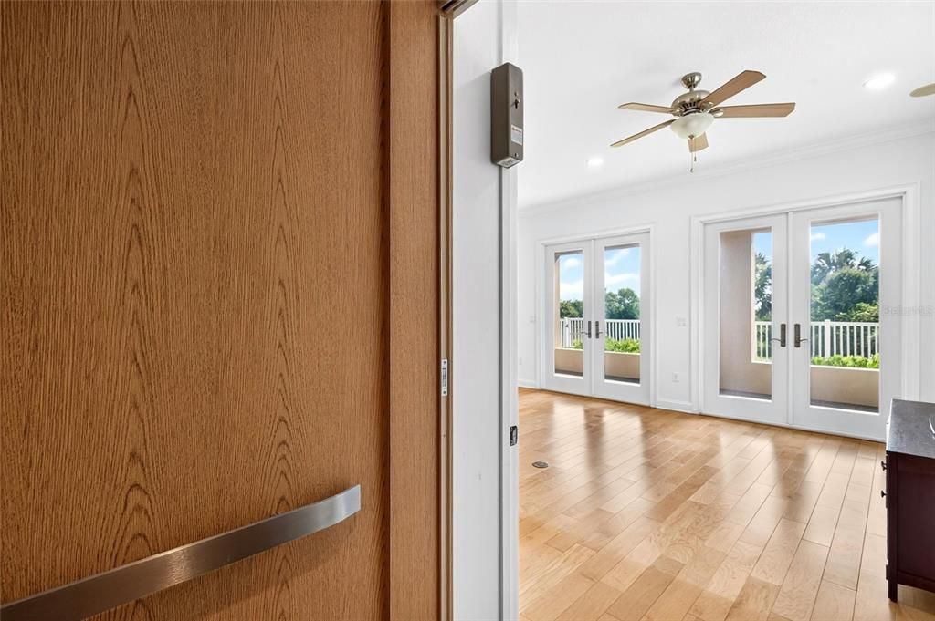 For Sale: $2,174,000 (5 beds, 4 baths, 4472 Square Feet)