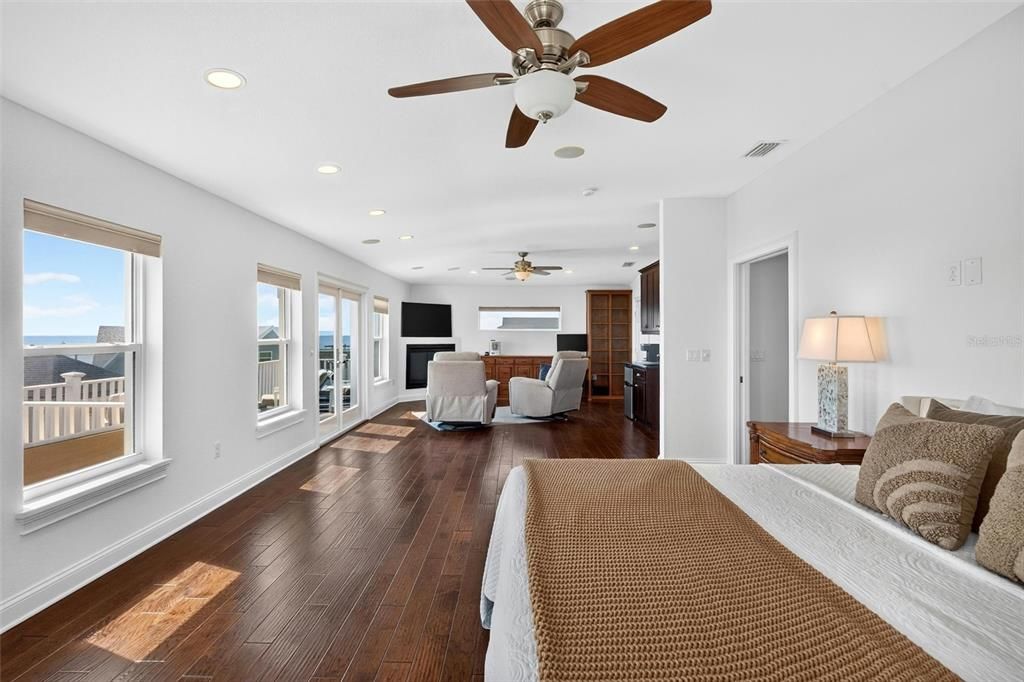 For Sale: $2,174,000 (5 beds, 4 baths, 4472 Square Feet)