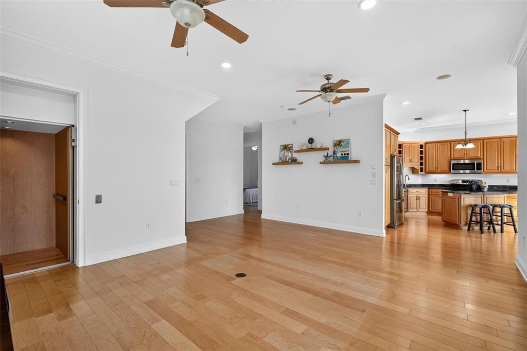 For Sale: $2,174,000 (5 beds, 4 baths, 4472 Square Feet)