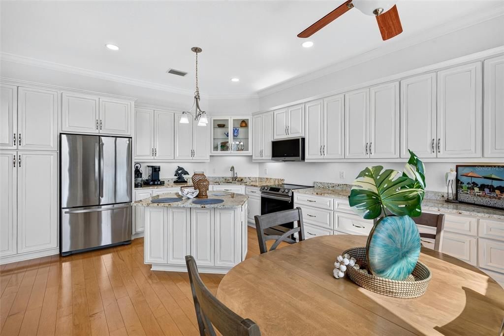 For Sale: $2,174,000 (5 beds, 4 baths, 4472 Square Feet)