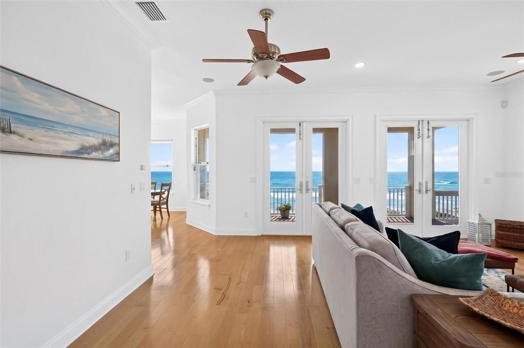 For Sale: $2,174,000 (5 beds, 4 baths, 4472 Square Feet)