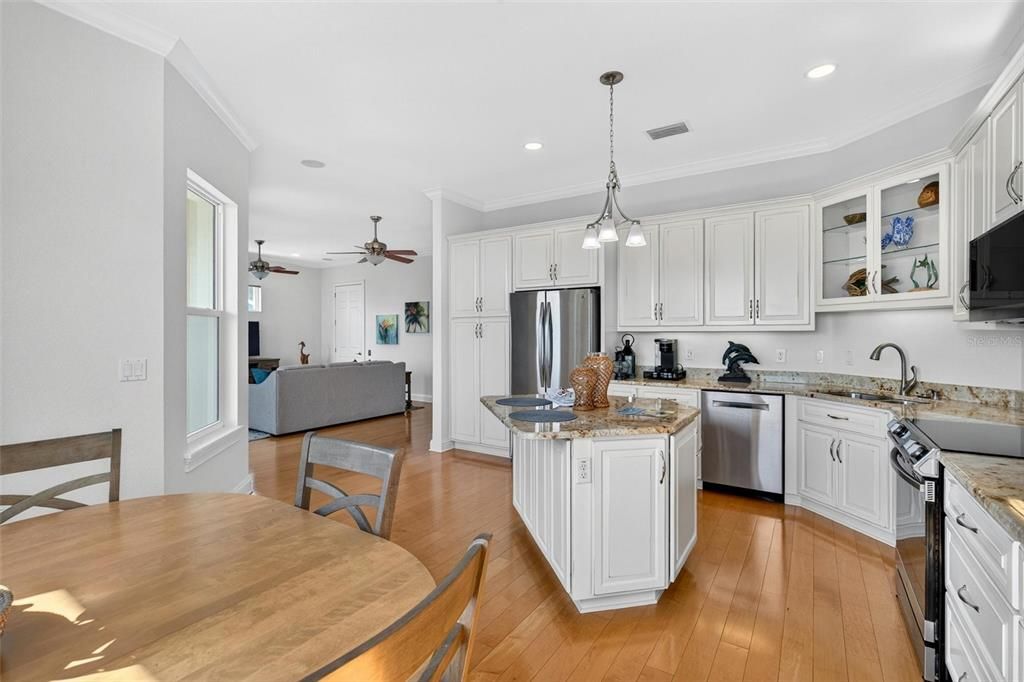 For Sale: $2,174,000 (5 beds, 4 baths, 4472 Square Feet)