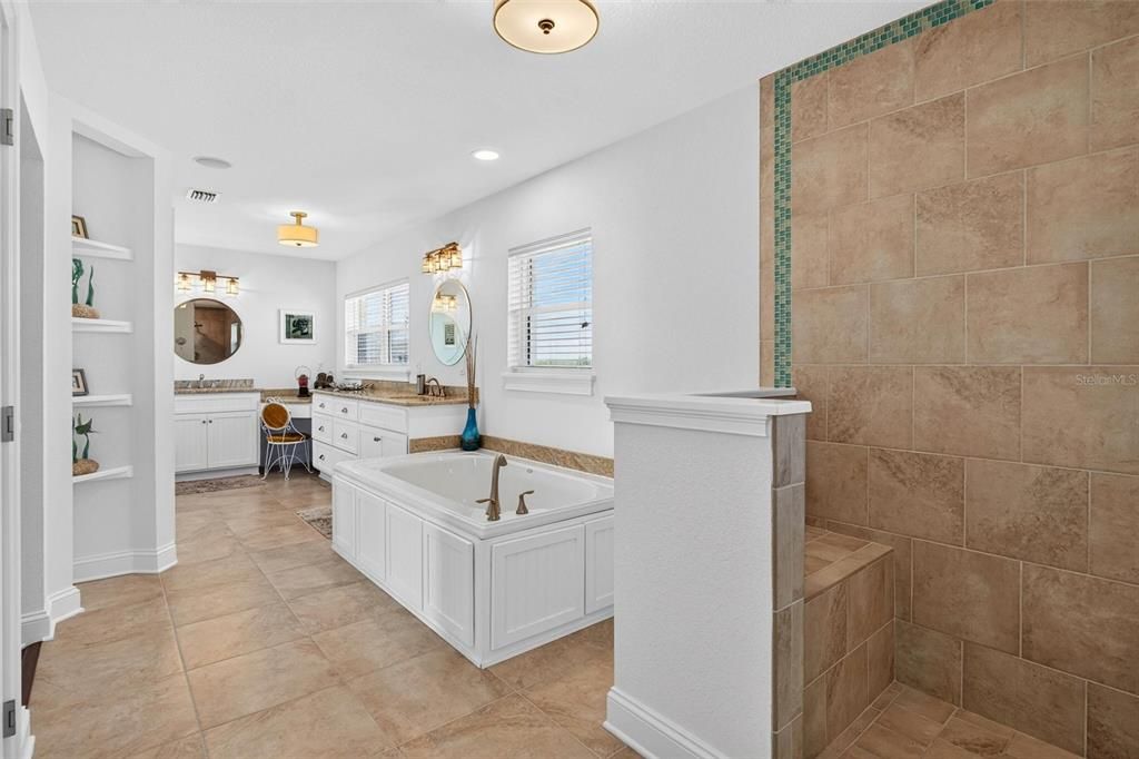 For Sale: $2,174,000 (5 beds, 4 baths, 4472 Square Feet)