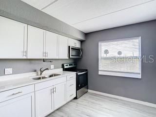 For Sale: $135,000 (2 beds, 1 baths, 784 Square Feet)