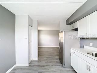 For Sale: $135,000 (2 beds, 1 baths, 784 Square Feet)
