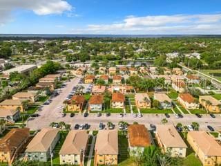 For Sale: $135,000 (2 beds, 1 baths, 784 Square Feet)