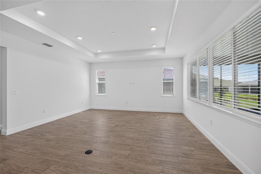 For Sale: $539,125 (2 beds, 2 baths, 2145 Square Feet)