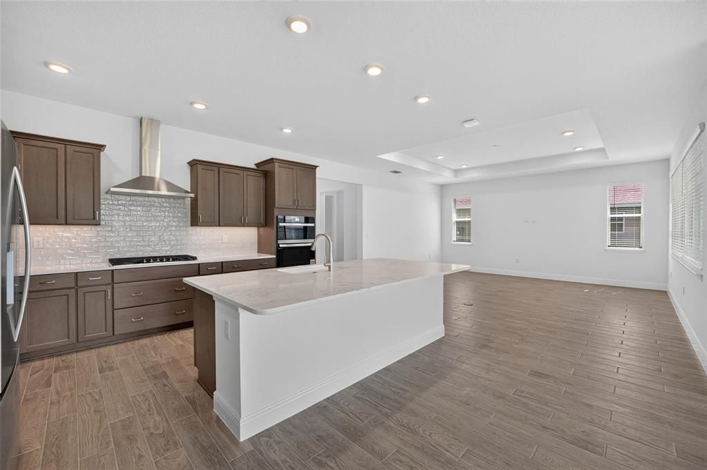 For Sale: $539,125 (2 beds, 2 baths, 2145 Square Feet)