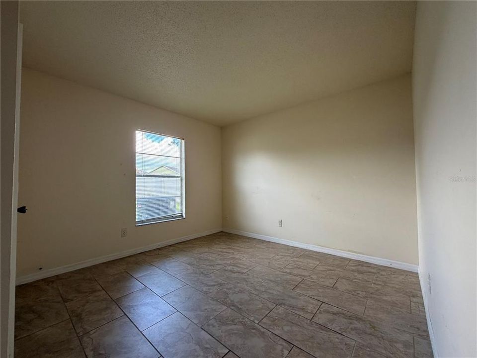 For Rent: $2,095 (3 beds, 2 baths, 1388 Square Feet)