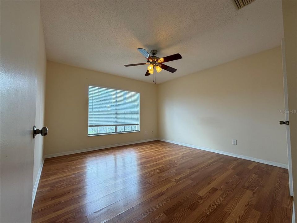 For Rent: $2,095 (3 beds, 2 baths, 1388 Square Feet)
