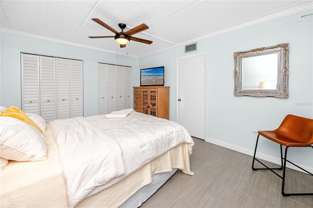 For Sale: $340,000 (2 beds, 2 baths, 1404 Square Feet)