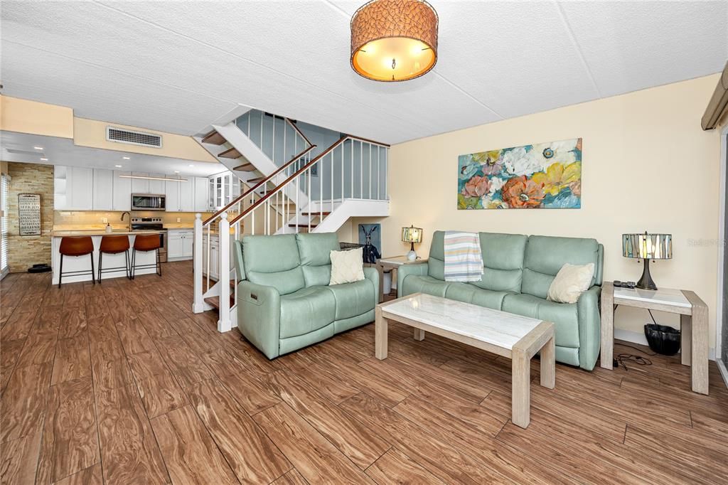 For Sale: $340,000 (2 beds, 2 baths, 1404 Square Feet)