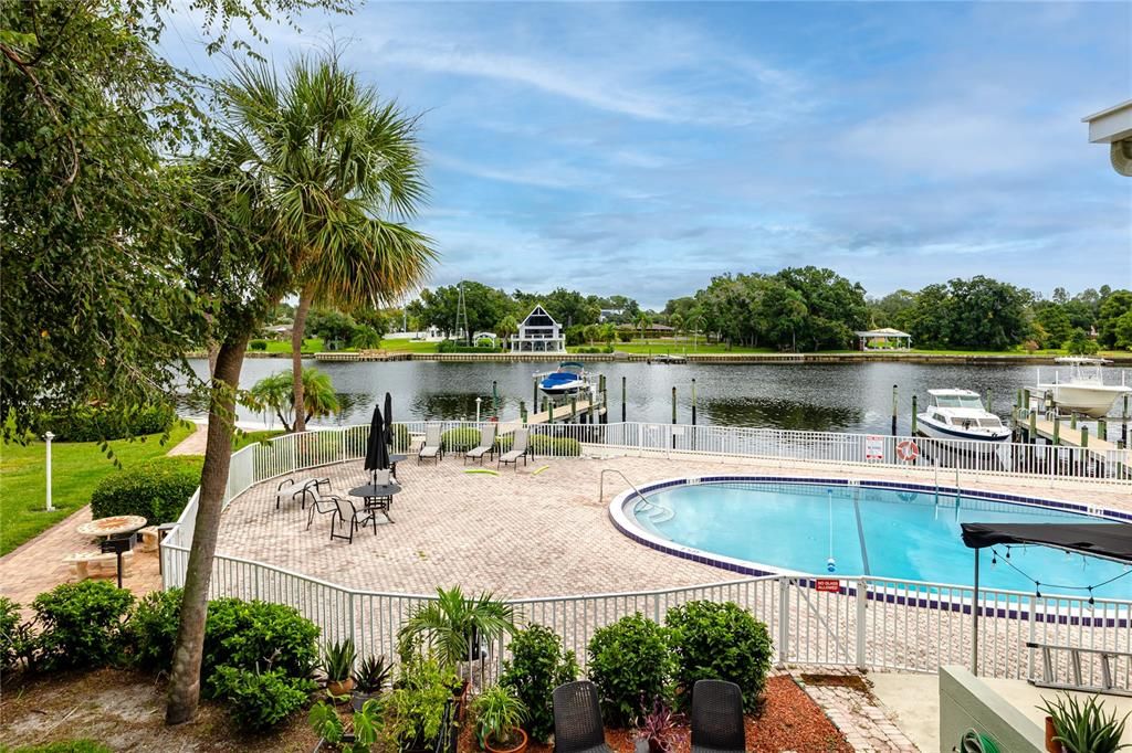 For Sale: $340,000 (2 beds, 2 baths, 1404 Square Feet)
