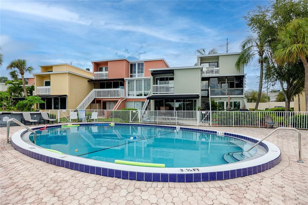 For Sale: $340,000 (2 beds, 2 baths, 1404 Square Feet)