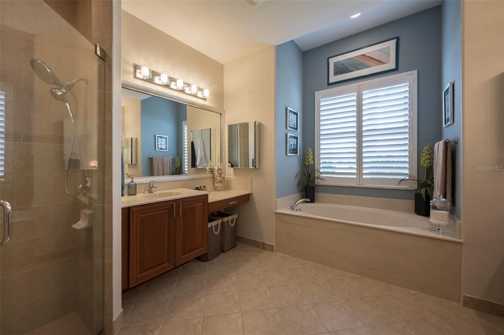 Под контрактом: $595,000 (2 спален, 2 ванн, 2255 Квадратных фут)