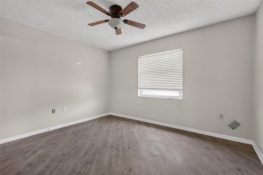 For Sale: $245,000 (3 beds, 2 baths, 1256 Square Feet)