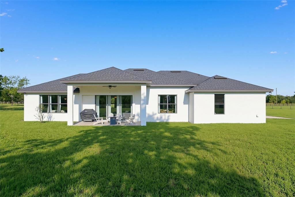 En Venta: $975,000 (3 camas, 2 baños, 2537 Pies cuadrados)