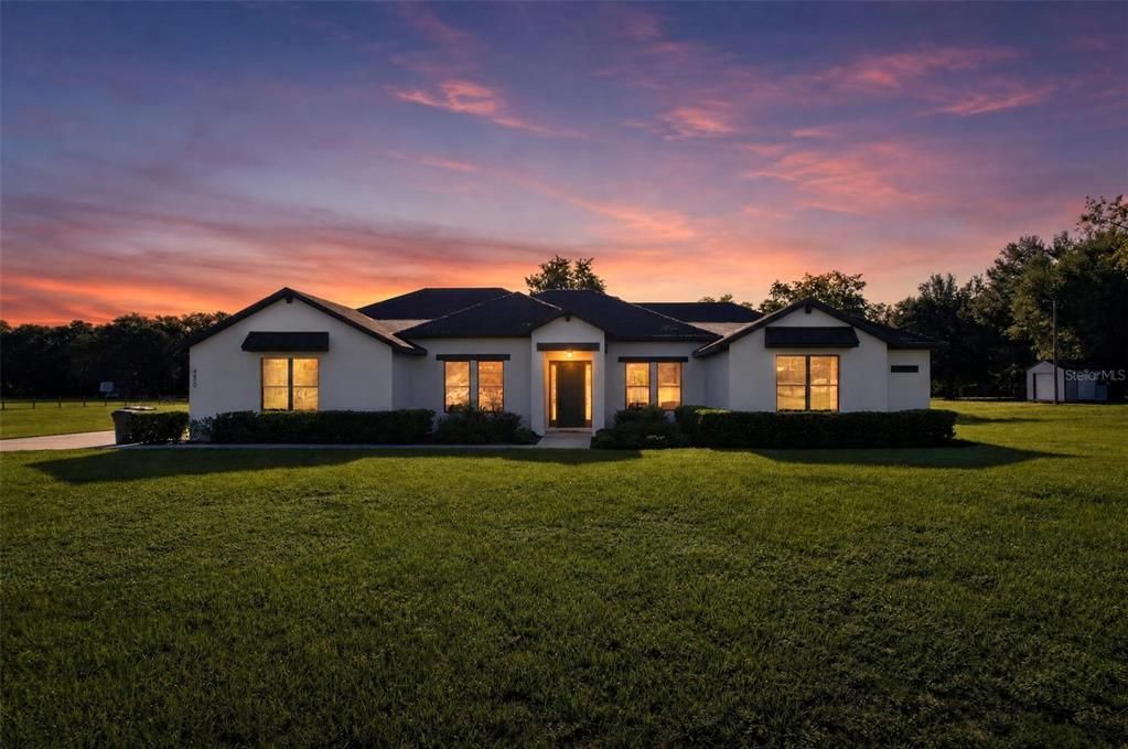 En Venta: $975,000 (3 camas, 2 baños, 2537 Pies cuadrados)